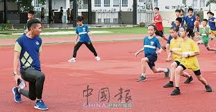 2万观众看了2小时拖地！球员集体抗议退场！论业余，NBA也是专业的