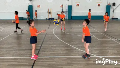 芝加哥白袜队换上复古短裤球衣上场，引发了棒球界的时尚大讨论